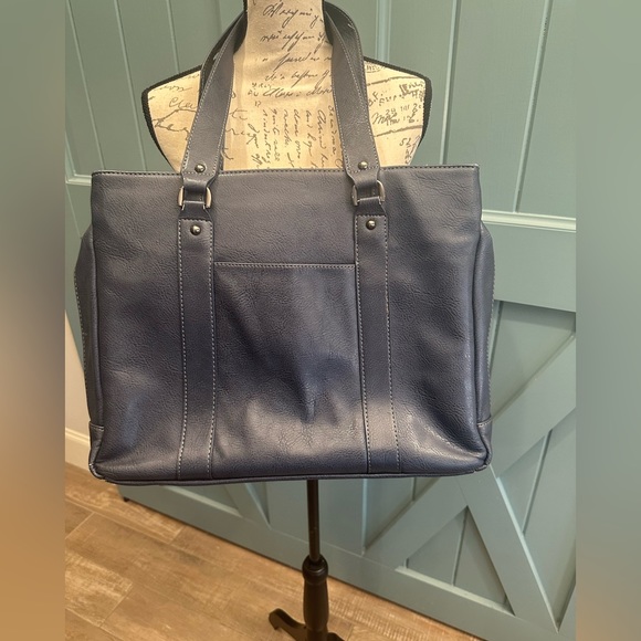 Kenneth Cole Reaction Briefcase - Picture 2 of 11